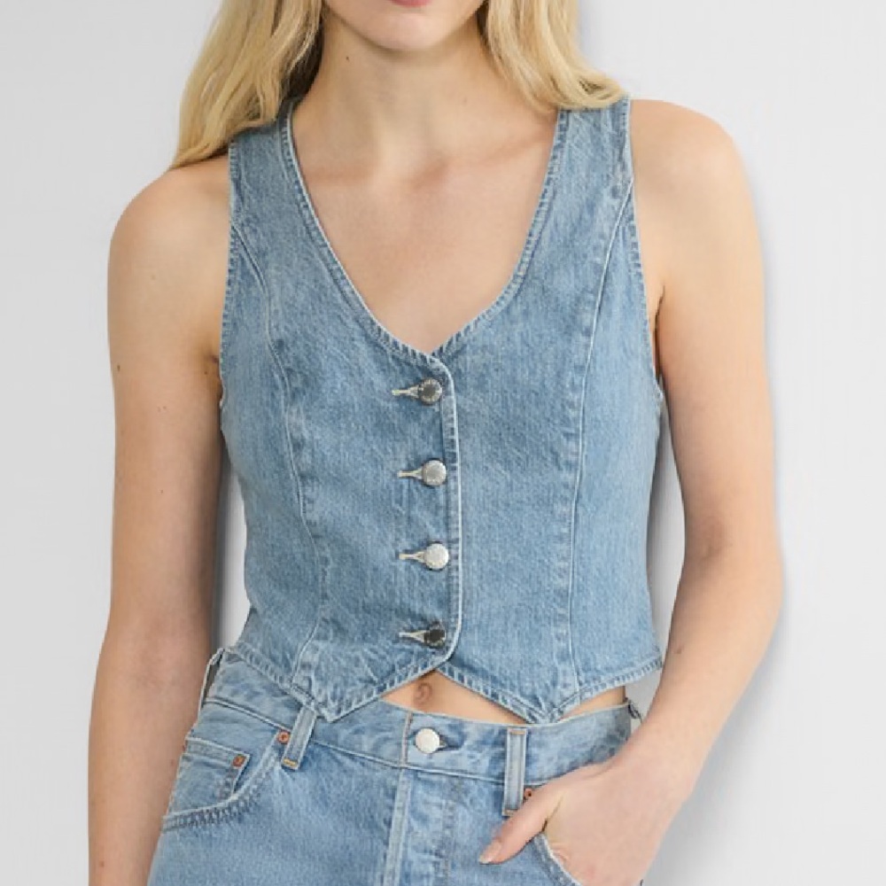 Denim Forum
The '90s Mia Denim Vest